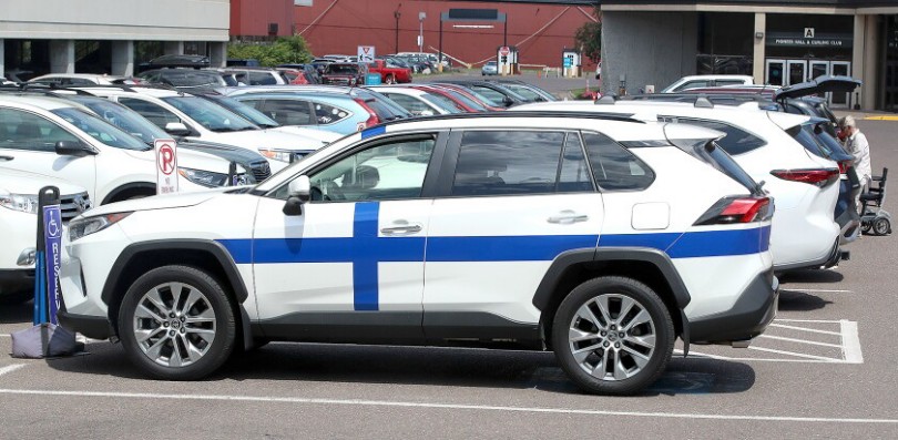 toyota-rav4-finlandia-simaia-flag