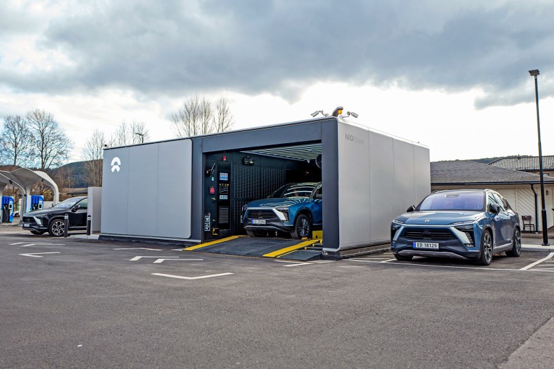 nio-battery-swap-station-antikatastasi-mpataria