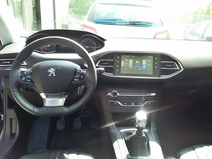 Peugeot 308 2014 interior