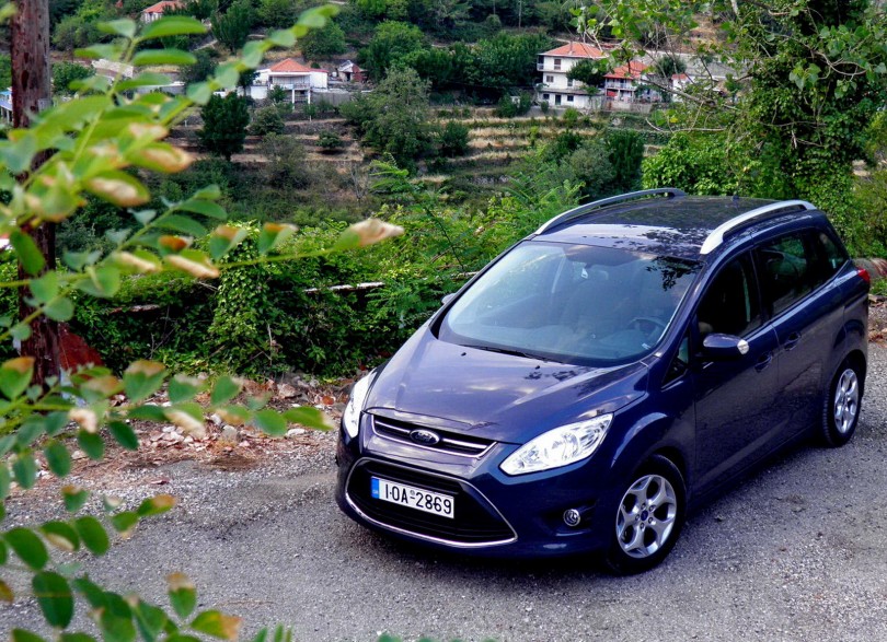 ODHGOS_AGORAS_7-SEAT_MPV