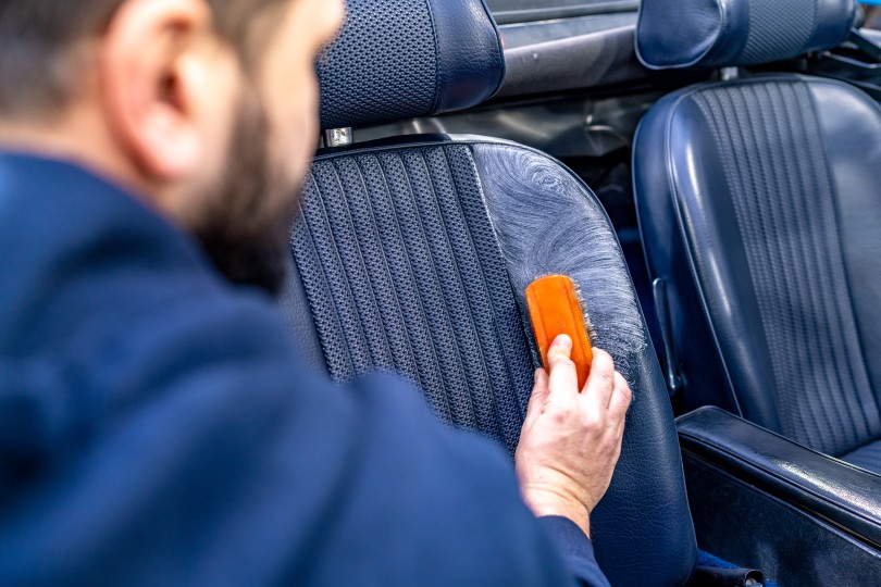 cleaning-leather-seats-of-luxury-cars-