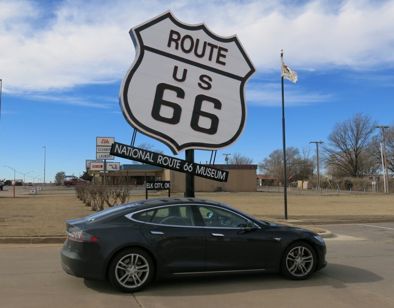 tesla-model-s-ilektriko-route-66