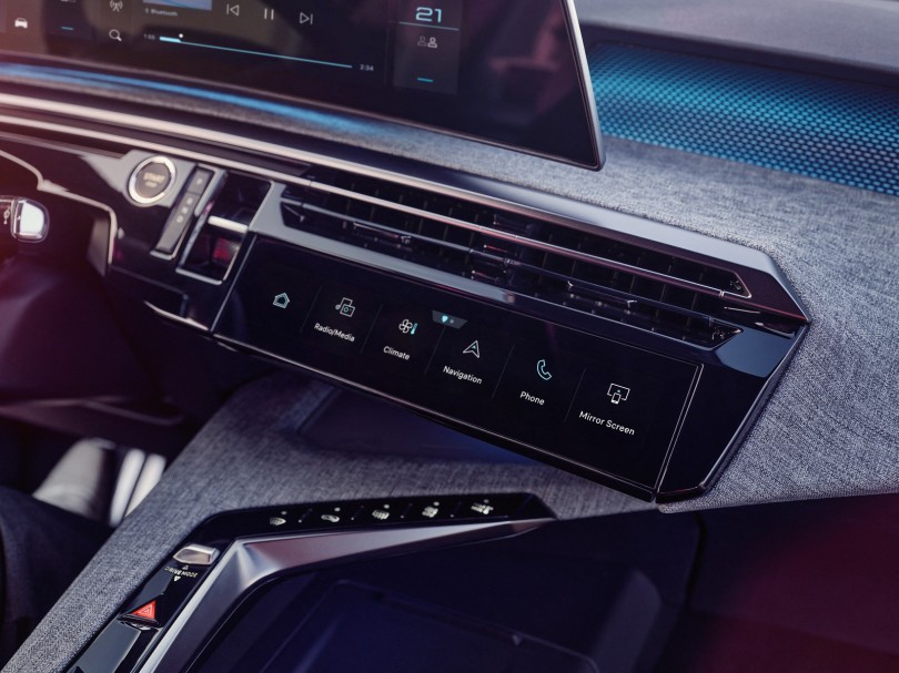 e 3008