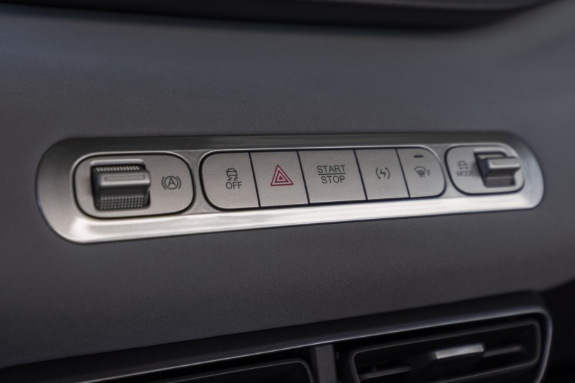 5-byd-dolphin-surf-facelift-2026-diakoptes