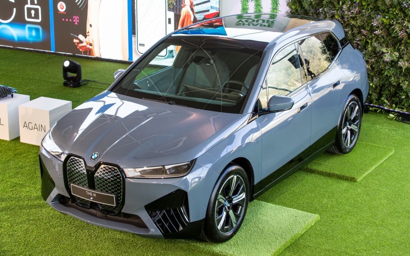 BMW iX