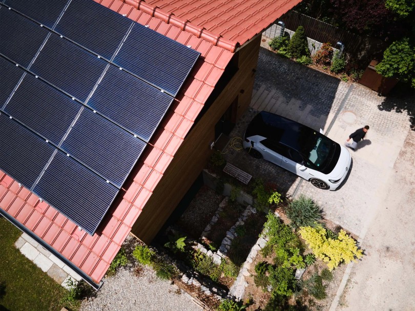 spiti-skepi-photovoltaika-panel-solar-panels-ilektriko-aftokinito-fortisi-autokinito