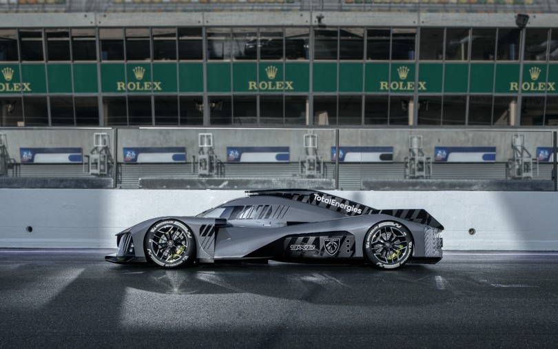 9X8 hypercar3