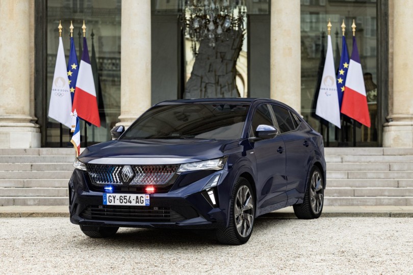 3-renault-rafale-emmanuel-macron-galliki-simaia