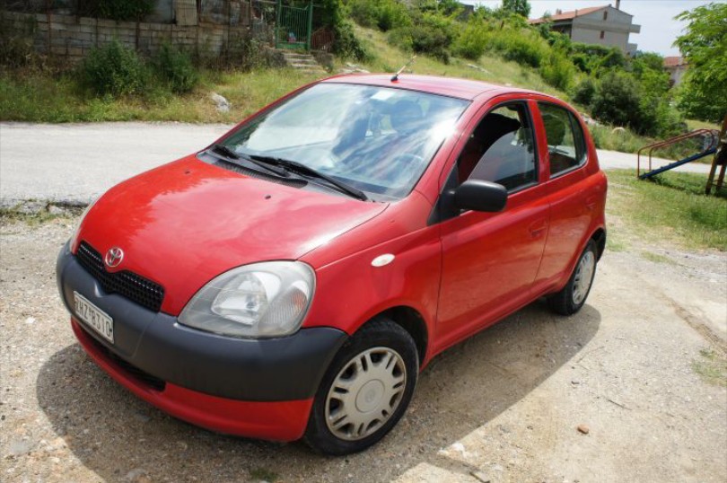 METAXEIRISMENO_Toyota_Yaris