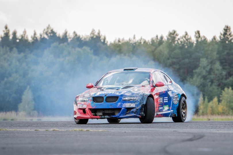 Bartosz-Ostalowski-rekor-guinness-bmw-m3-e92-drift