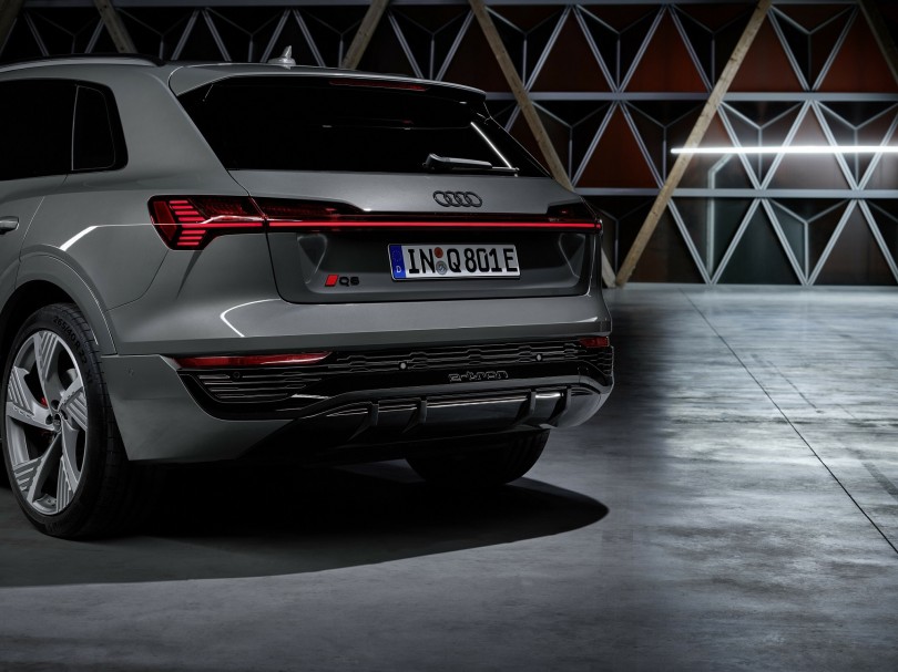 3-audi-q8-e-tron-etron