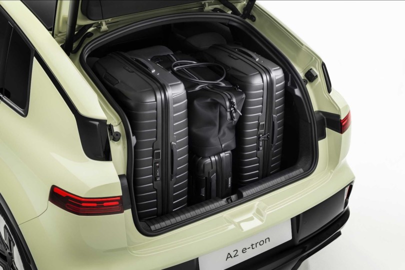 7-audi-a2-e-tron-port-mpagkaz