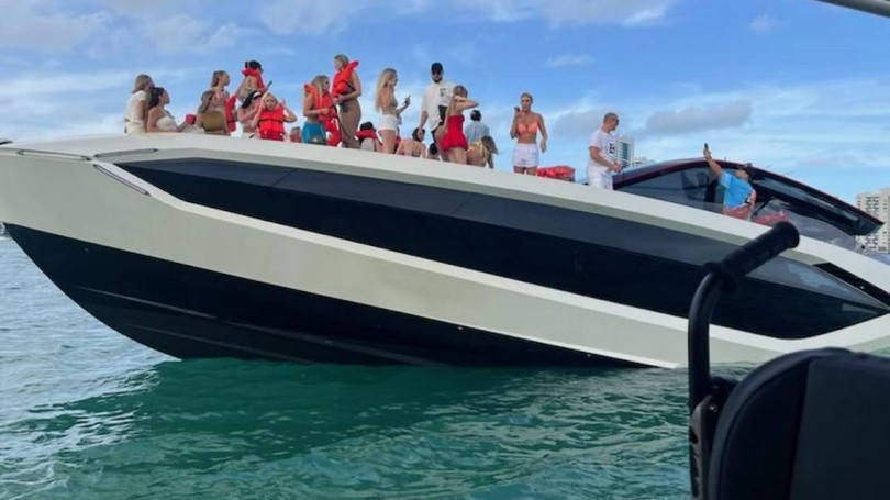 yacht