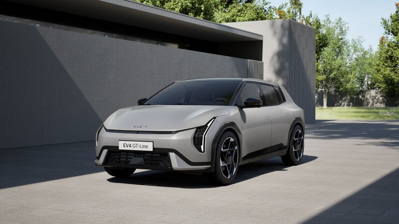 1-kia-ev4-hatchback-mprosta