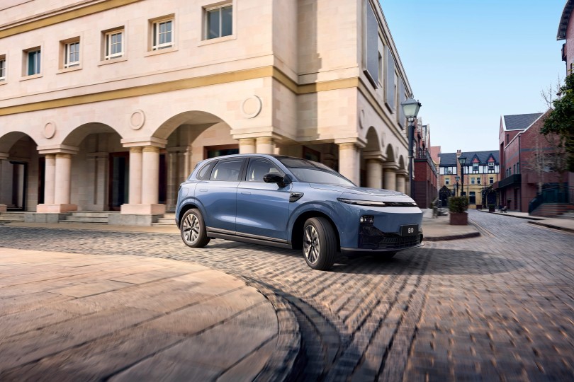 LeapmotorB10_Exteriorshots