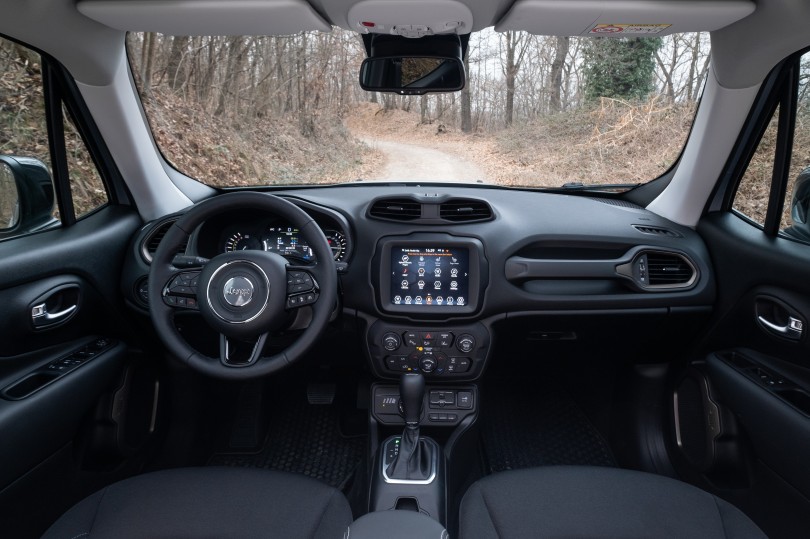 3-jeep-renegade-ehybrid-upland