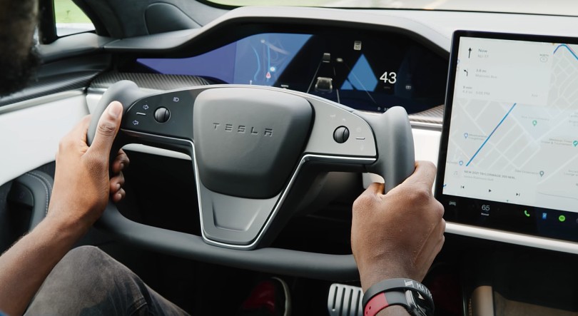 tesla-model-s-yoke-timoni