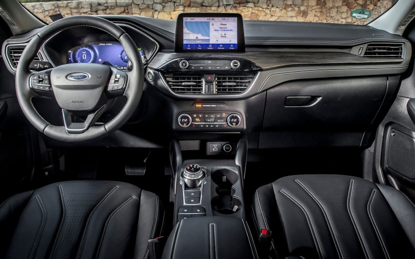 kuga phev4