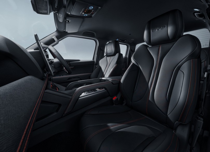 07-BYD-SHARK-Interior-front-seats