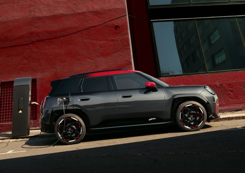 mini-aceman-jcw-fortisi-kalodio-kalwdio-ameriki-usa-new-york-nea-yorki