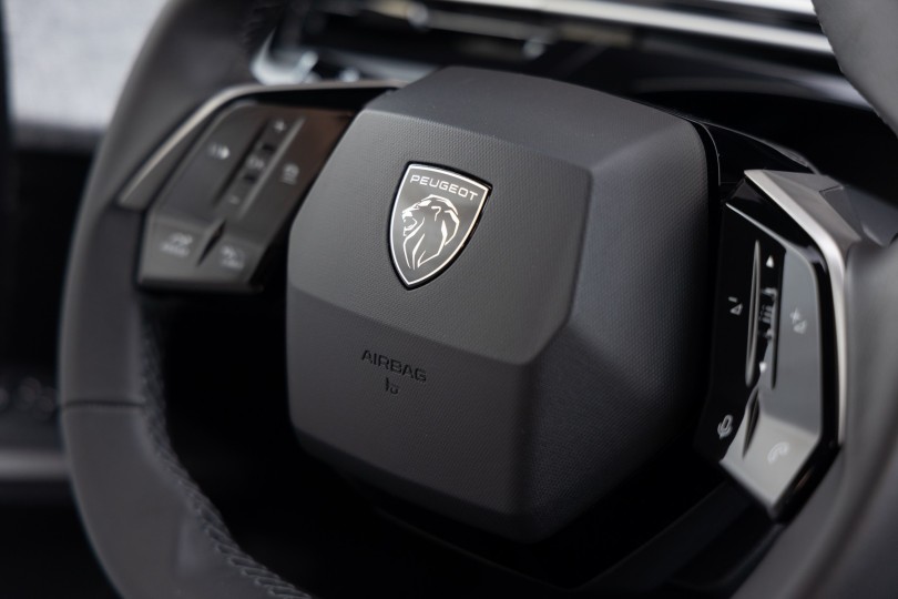 e 3008