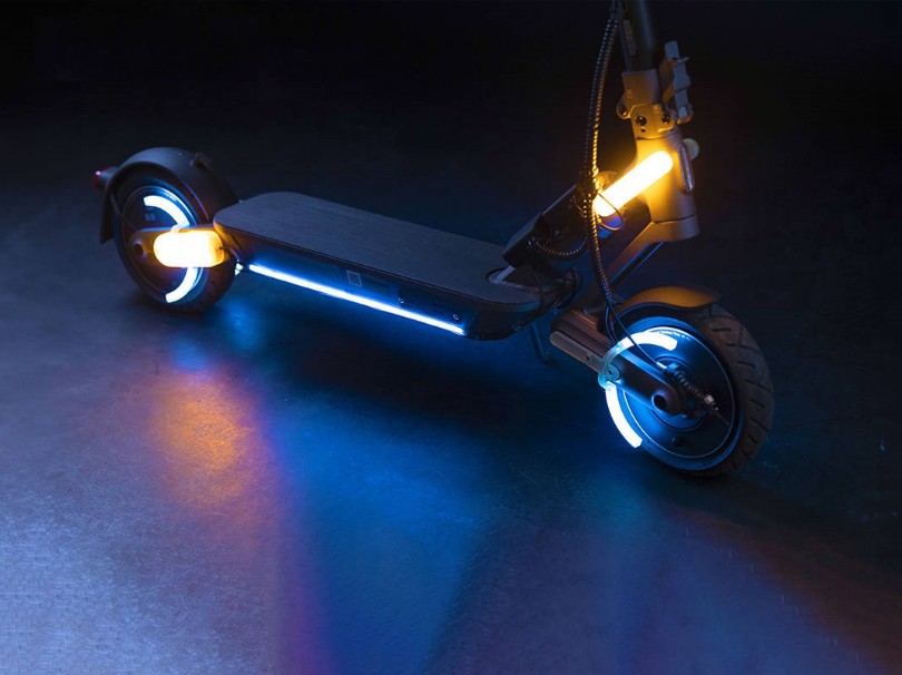 3-e-scooter-ilektriko-patini-led-flash