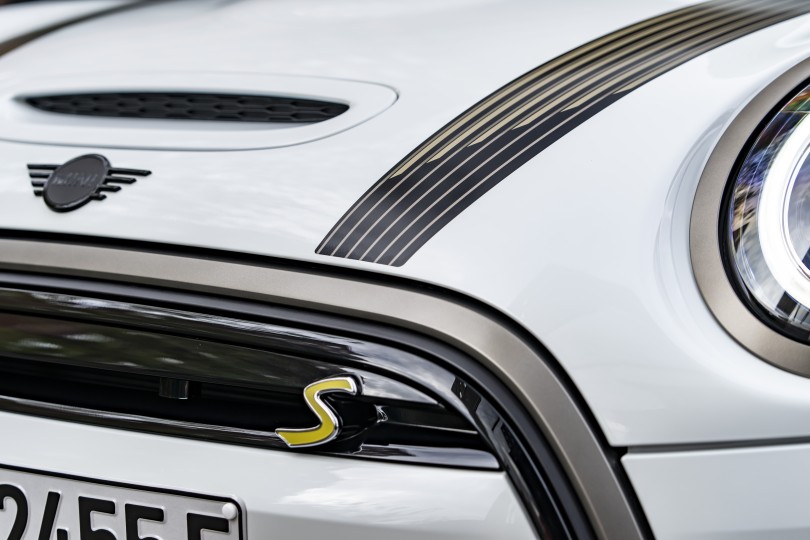 3-mini-cooper-se-electric-2022-maska