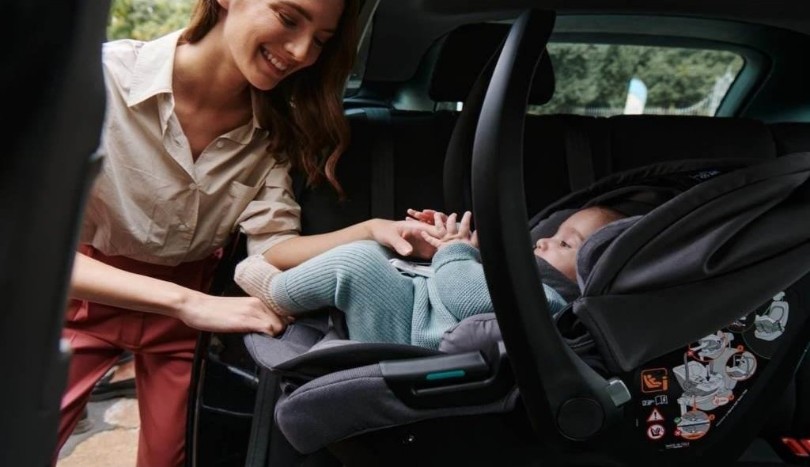 inglesina-aptica-xt-darwin-infant-recline-mama-mwro-moro