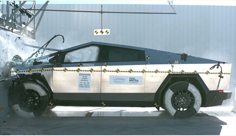 1-tesla-cybertruck-crash-test