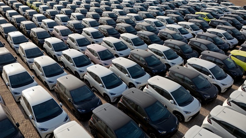 byd-dolphin-surf-parking