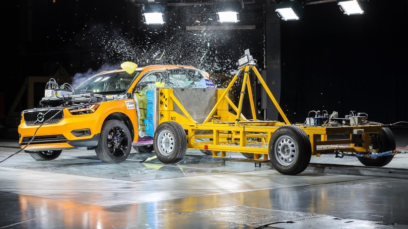 Volvo-XC40-Crash-Test_