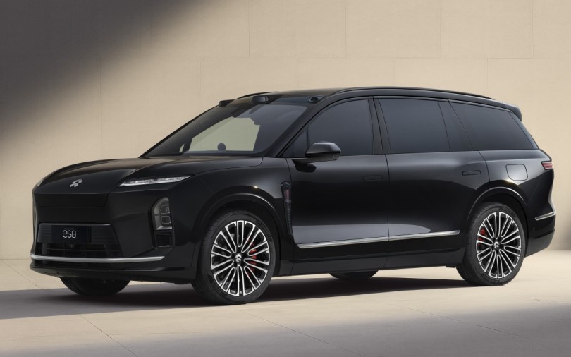 NIO-ES8-1