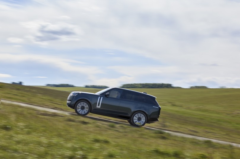 3-range-rover-electric-parousiasi-2026
