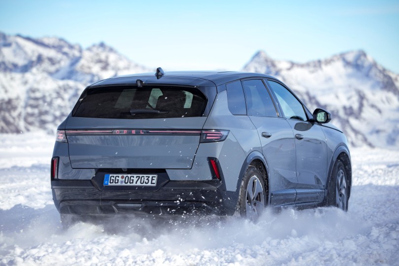 xioni-vouno-Opel-Grandland-Electric-AWD-4