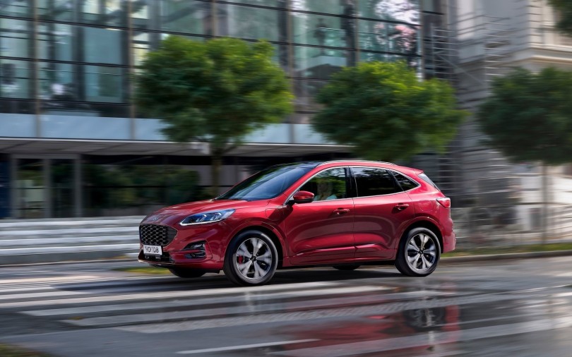 kuga phev1