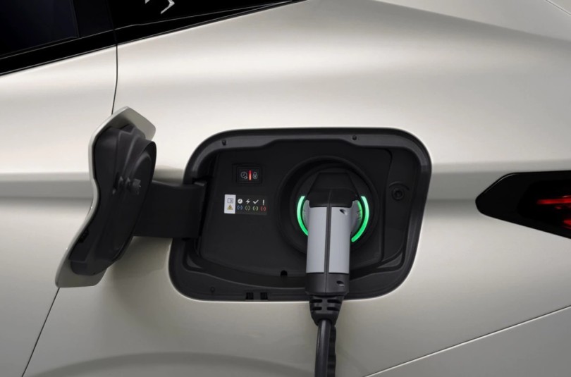 ds4-charging-port