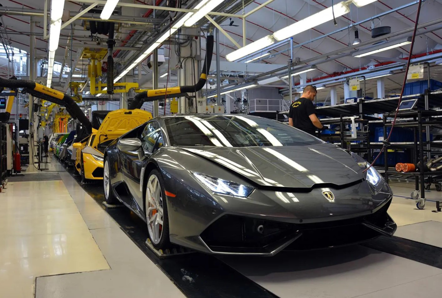 ΙΣΤΟΡΙΚΗ ΣΤΙΓΜΗ ΓΙΑ ΤΗΝ ΕΥΡΩΠΗ – Η LAMBORGHINI ...