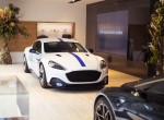 “Τετ-α-τετ” της Aston Martin Rapid E με το πρωτότυπο Lagonda Vision