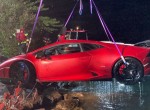 Οδηγός έκανε βουτιά σε λίμνη με τη Lamborghini του!