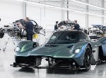 Το αυτοκίνητο της Aston Martin που θυμίζει F1 είναι έτοιμο 