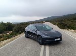 Οδηγούμε τη νέα και πιο προσιτή έκδοση του Tesla Model 3! 