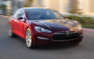 Video: Tesla Model S επιταχύνει μέχρι τα 214 km/h