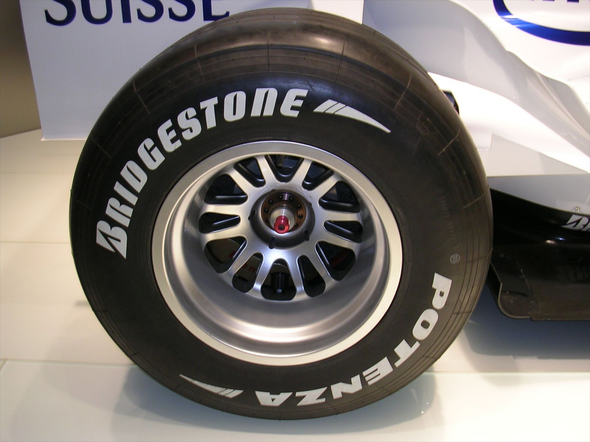 Hankook και Bridgestone δεν ενδιαφέρονται για την F1