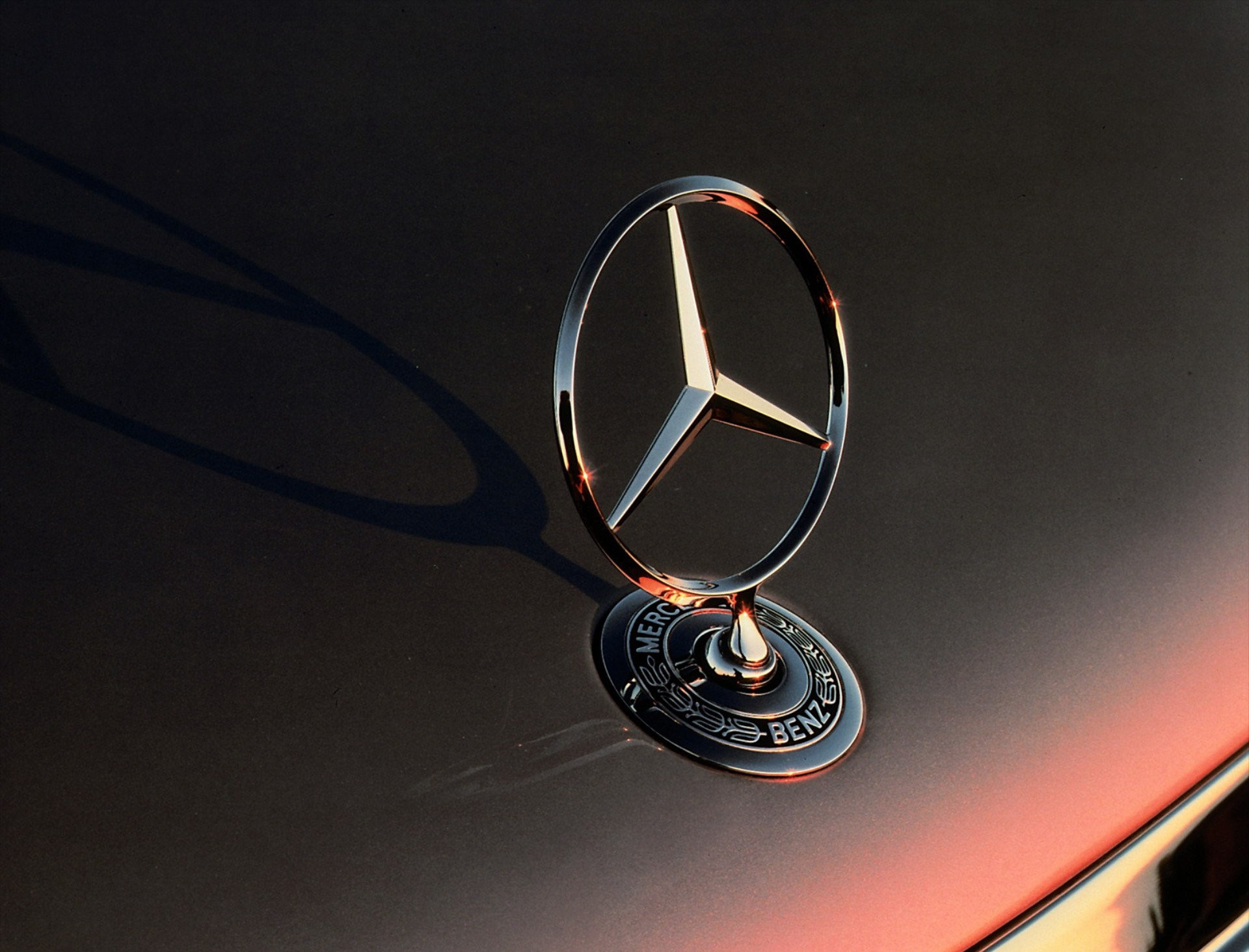 Mercedes-Benz: Δεν αποχωρούμε από την Ελλάδα