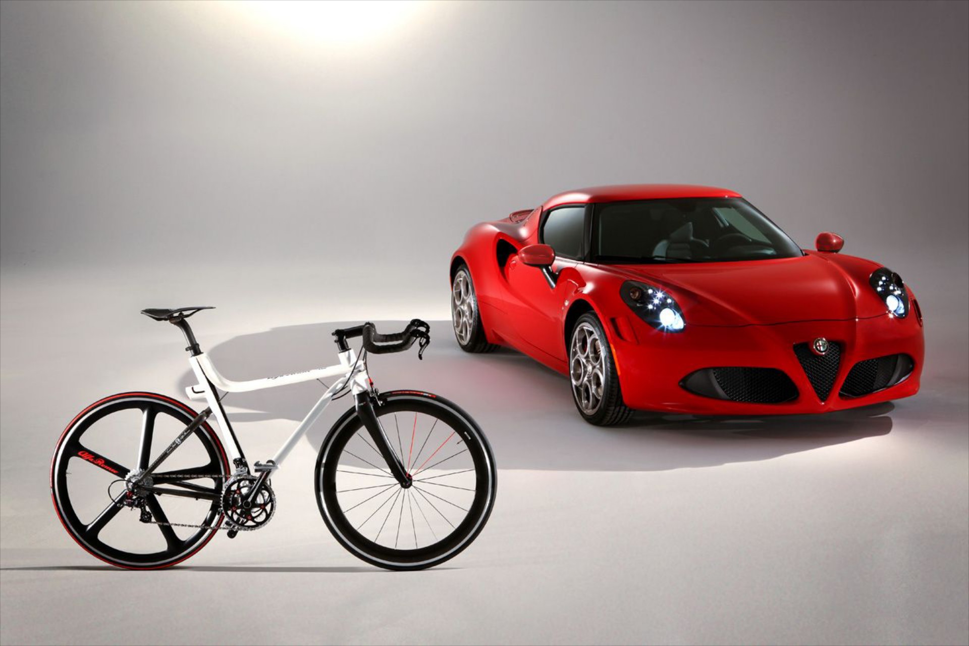 Μοναδικό ποδήλατο Alfa Romeo 4C IFD