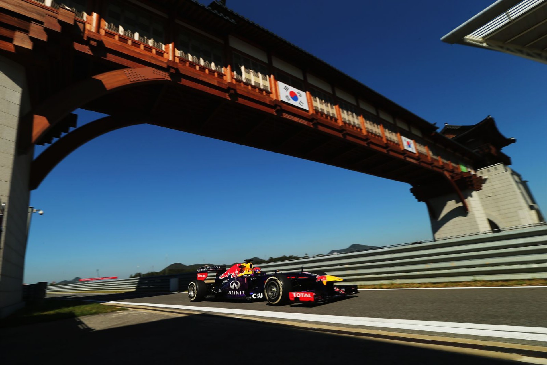Άνετη pole position για τον Vettel στην Κορέα
