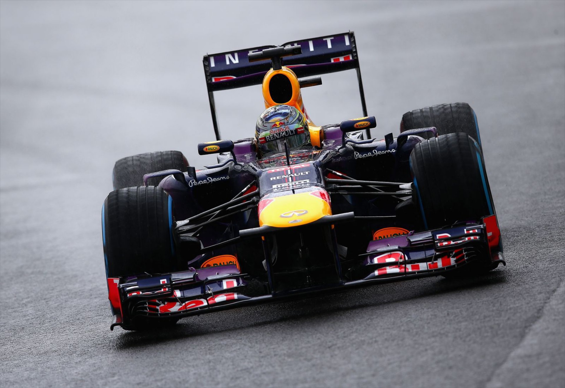 Ένατη Pole Position για τον Vettel