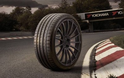 Yokohama Advan Sport V105