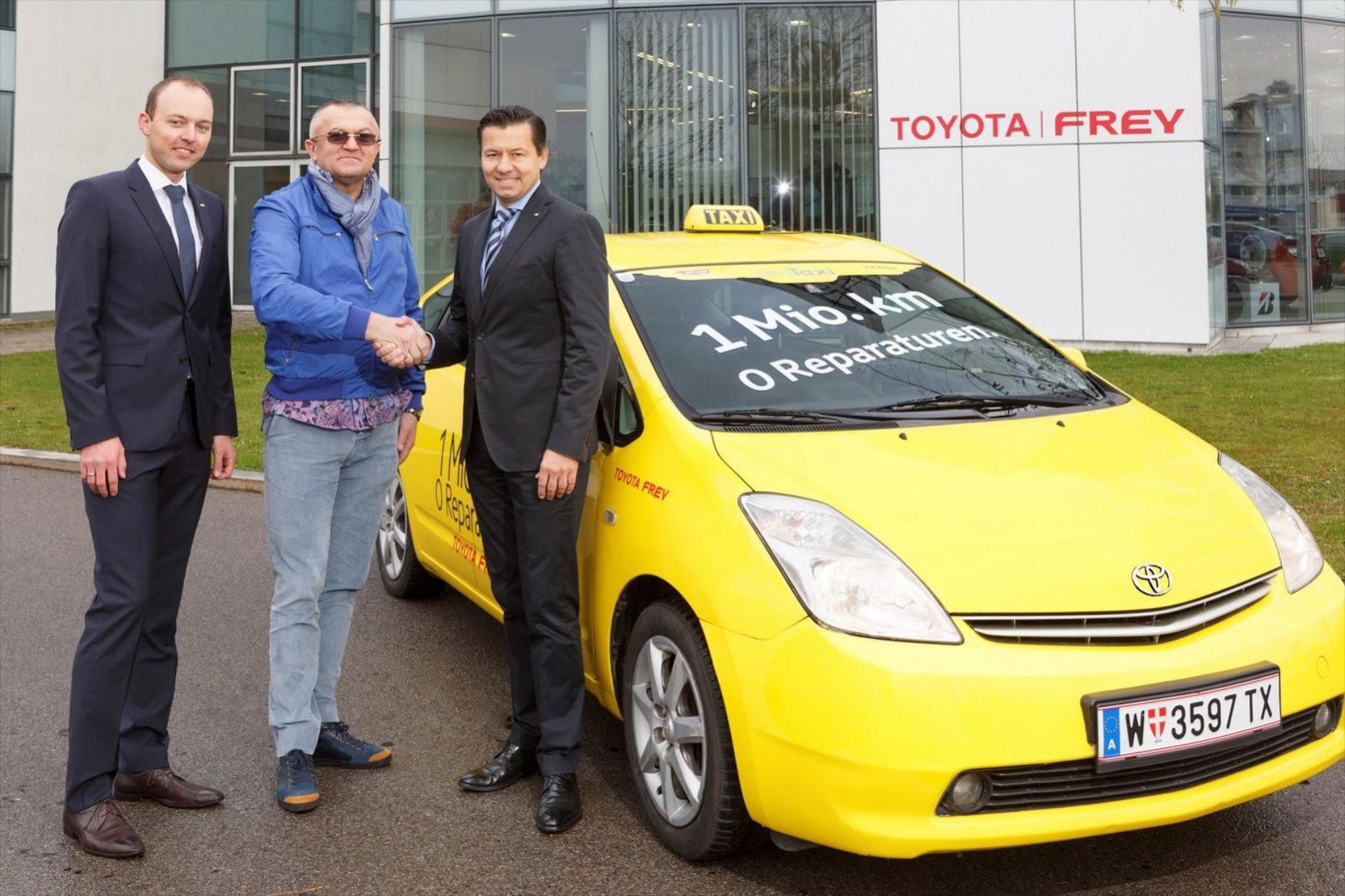 Ένα εκατομμύριο χιλιόμετρα για υβριδικό Toyota Prius

