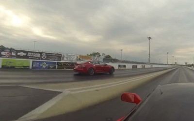 Tesla S vs Chevrolet Corvette Stingray